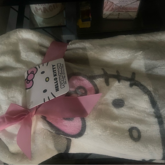 Hello Kitty Blanket - Picture 8 of 8